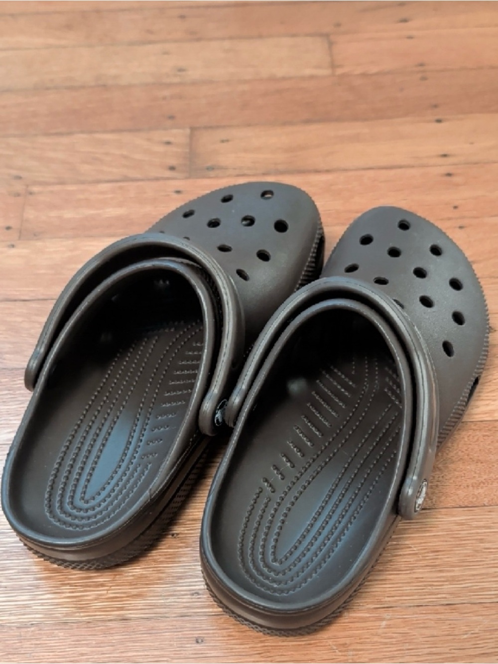 CROCS Classic Clog in Brown Unisex Womens 8 / Mens 6 - Picture 2 of 3